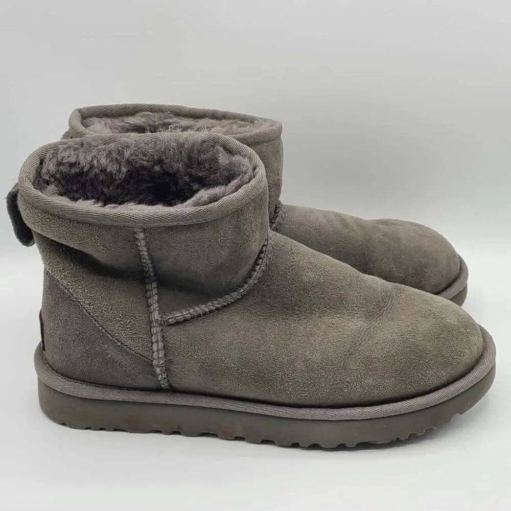 UGG Gently Used Classic Mini II in Gray Suede Shearling size 7